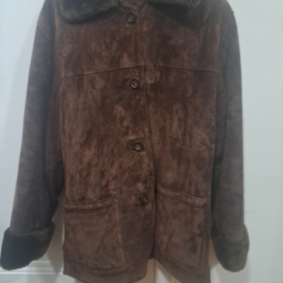 Genuine leather Dennis Basso coat. - Picture 4 of 5